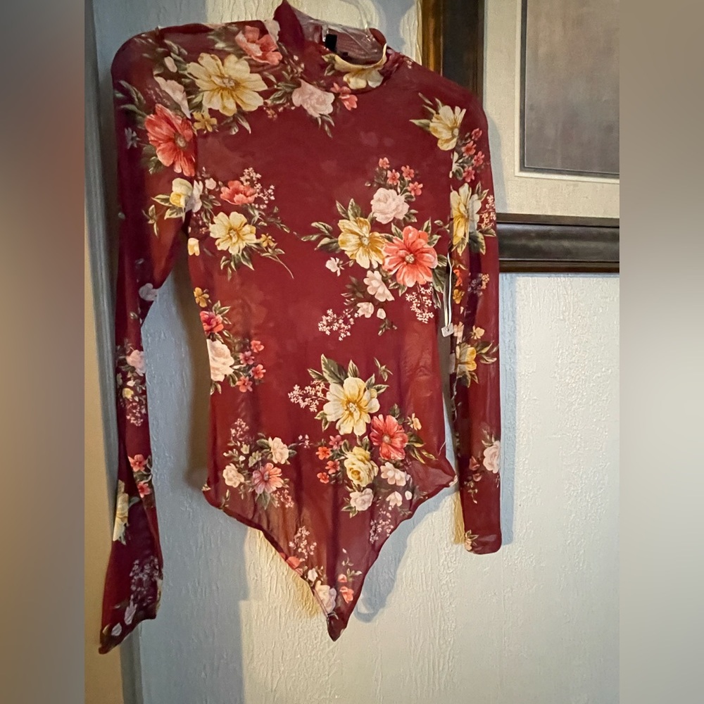 Esta blusa es tranparente